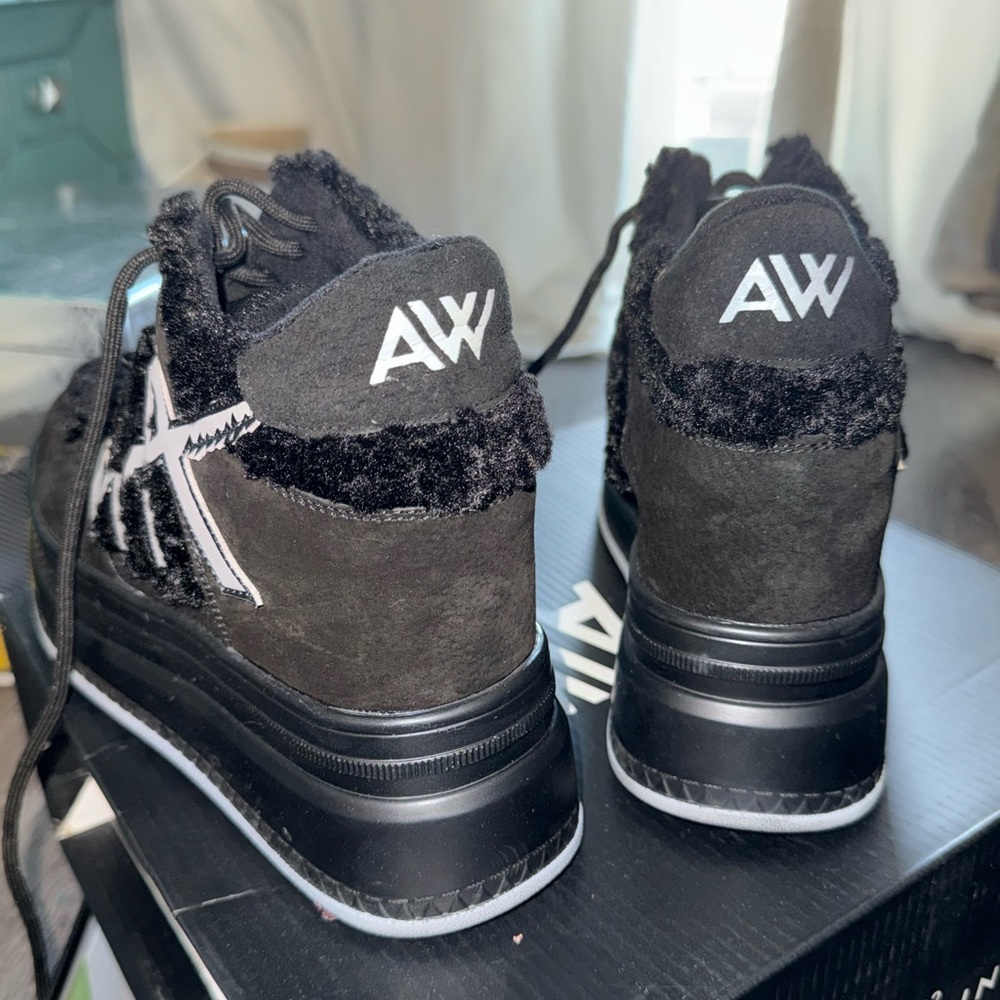 AW Women's Black Athletic Shoes